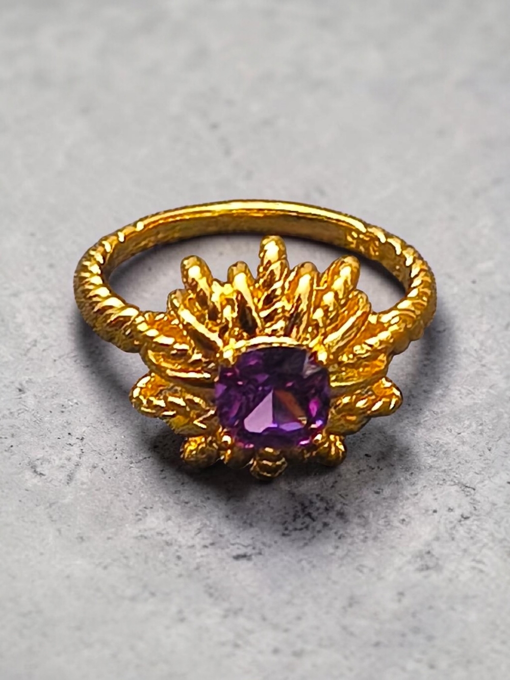 Gold Tone Starburst Ring Purple Gemstone Floral Vintage Style Size 7